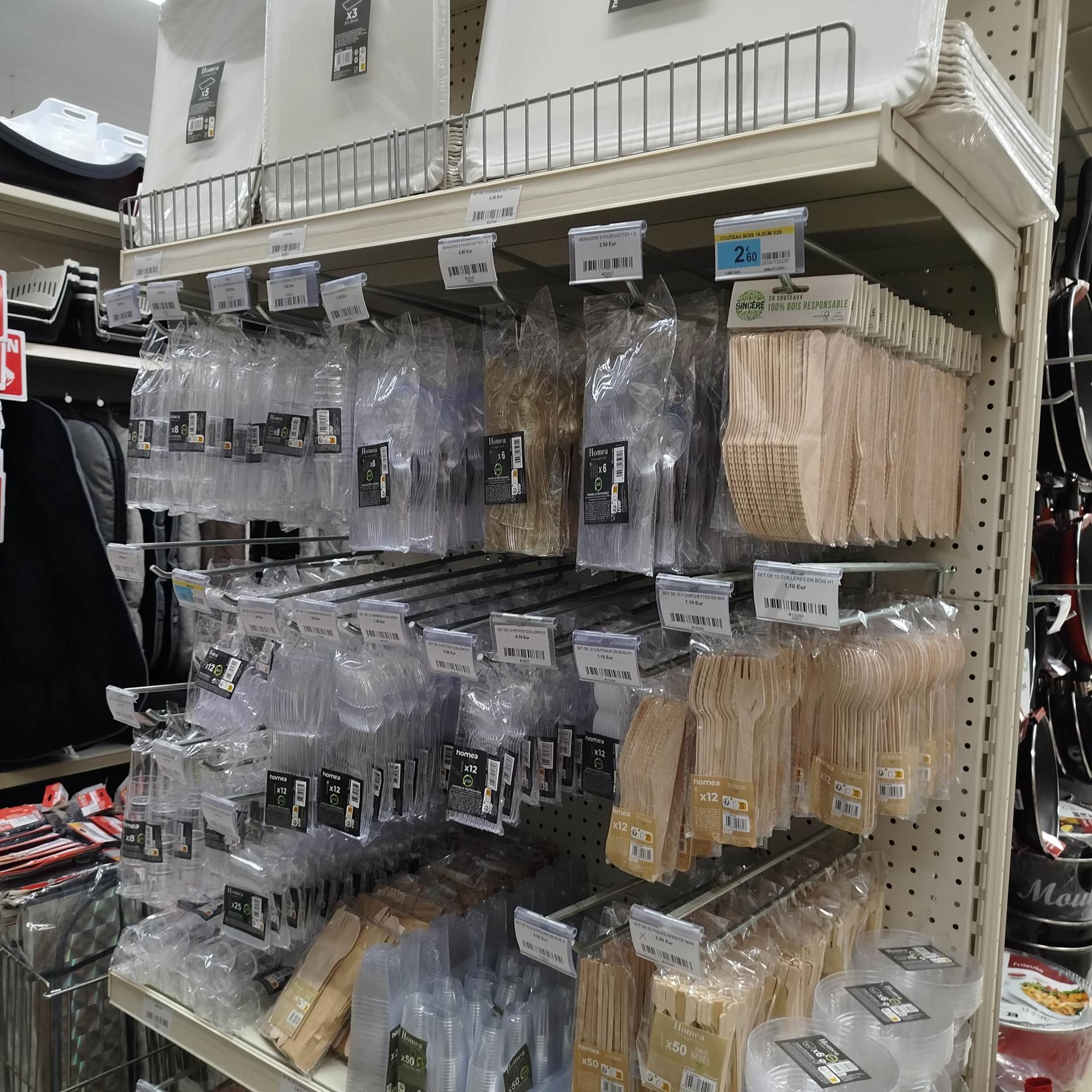 Nappes et vaisselle de fête GKO